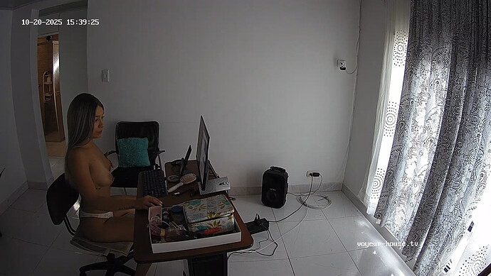 realm121-cam19-1761023164