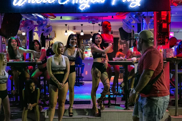 thai_sex-workers-07_custom-43af5d4a9403f67f7ea2ae916f8772675021a8b9