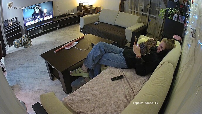 realm64-cam16-1765373739