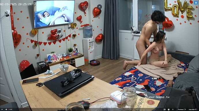 Ashampoo_Snap_mercredi 19 février 2025_18h26m7s_004_Living room camera at Raslan & Ballerina reallifecam apartment at Voyeur House TV (cam13) - Google Chrome