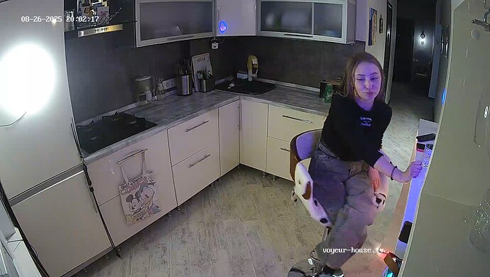 realm64-cam12-1756227785