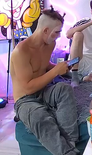 1000022930