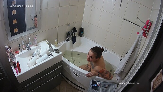 realm64-cam110-1762541789