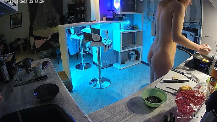 realm64-cam11-1763459270