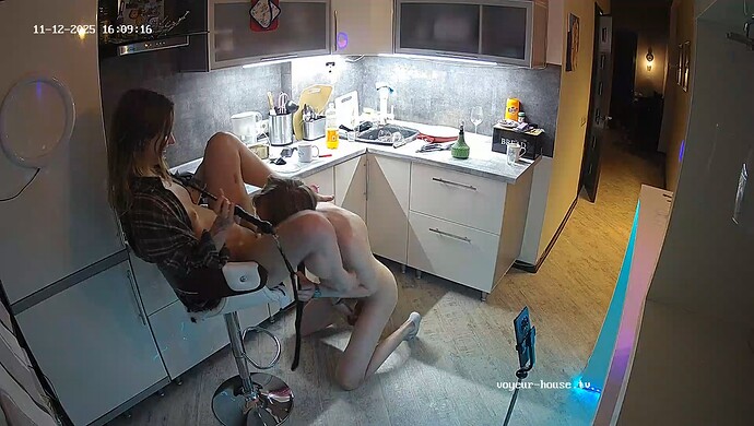 realm64-cam12-1762952988