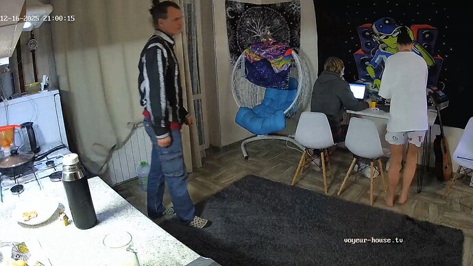 realm130-cam11-1765908045