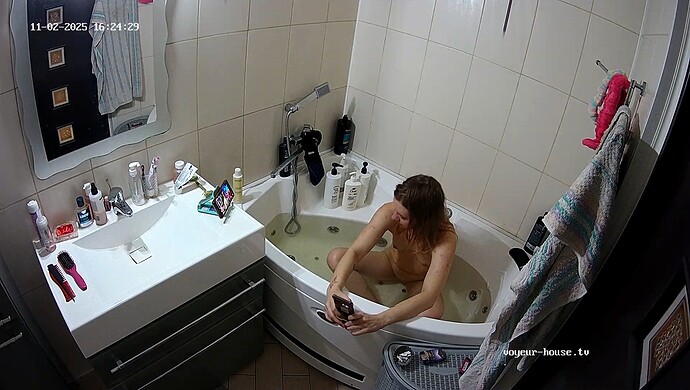 realm64-cam110-1762093403