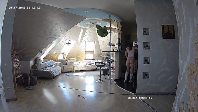 realm8-cam14-1758979268