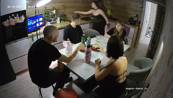 realm64-cam11-1749584726