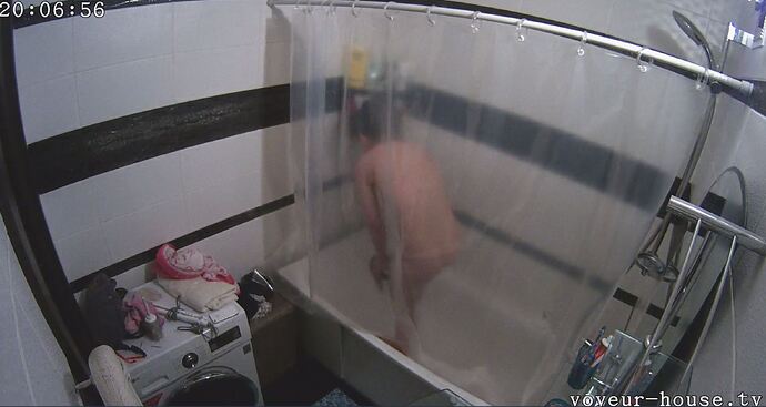 dressInShower