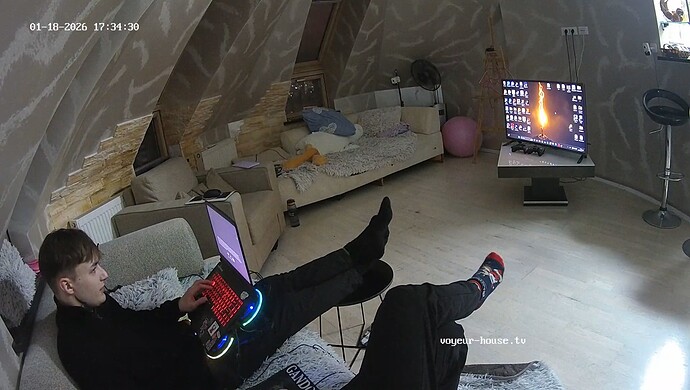 realm8-cam16-1768751290