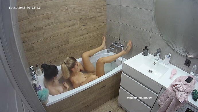 realm8-cam19-1700590091