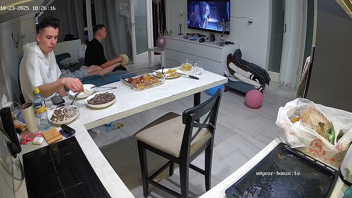 realm101-cam12-1761233210