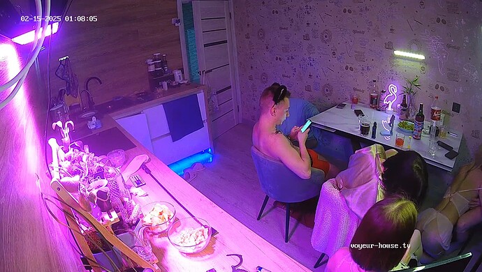 realm64-cam12-1739570924
