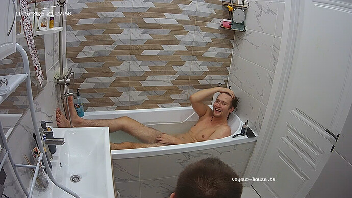 realm42-cam19-1763329569