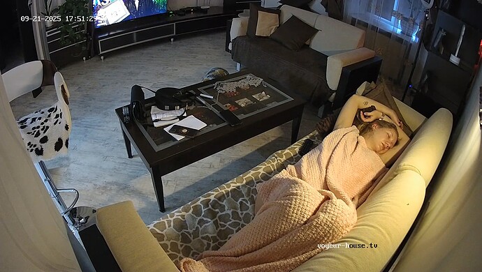 realm64-cam16-1758466322