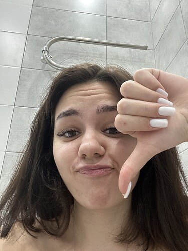 Flora mit Daumen nach unten (lustig gemeint)