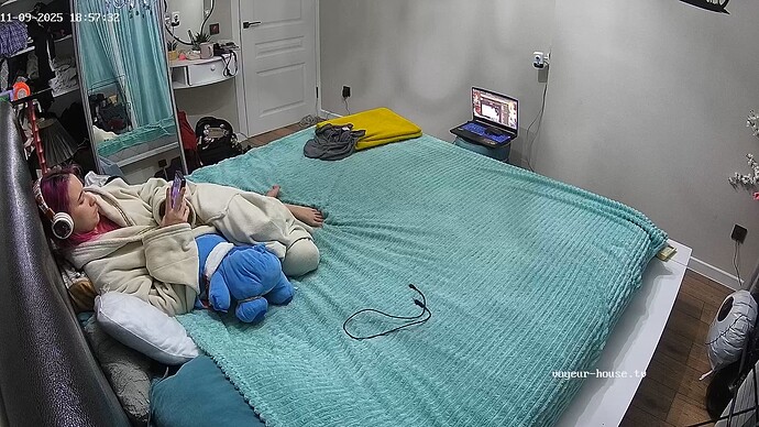 realm42-cam16-1762703886