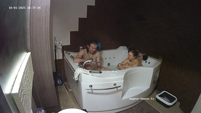 realm8-cam115-1759412038