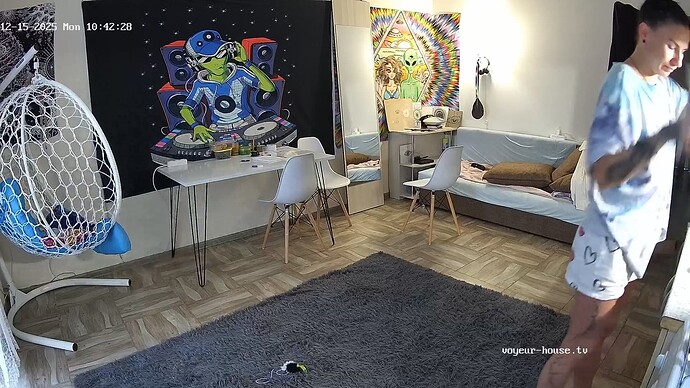 realm130-cam13-1765800532