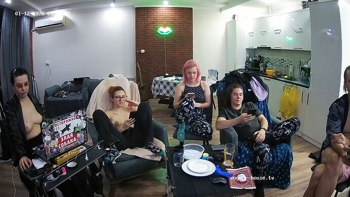 realm114-cam15-1760903909