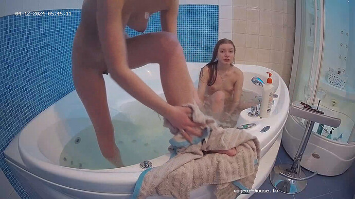 Naomi_240412_Martha_bathtub_@_TAM_pussy_realm19-cam124-1712889950