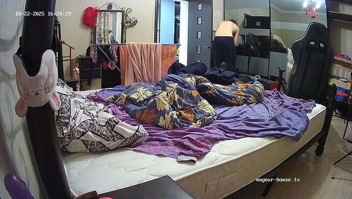 realm64-cam17-1761151221