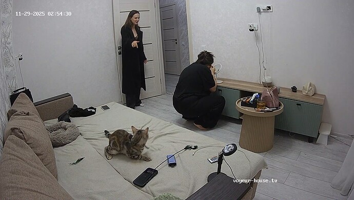 realm13-cam15-1764376371