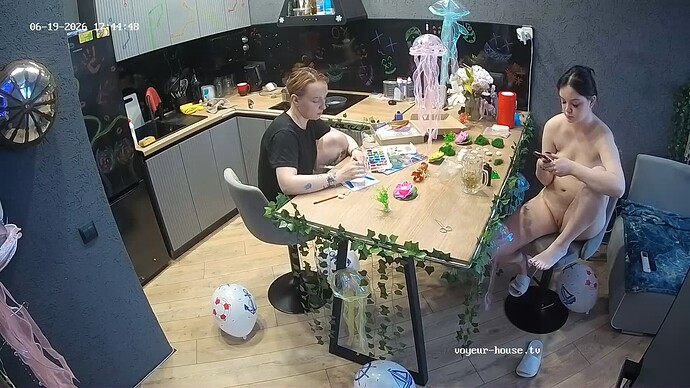 AoraIzzy-20260619-01