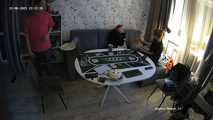 HenryMiraChiCha-20251208-01