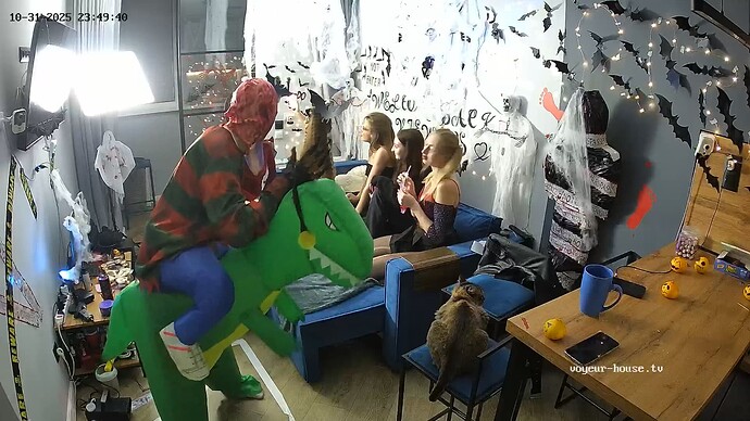 RosyAleks-20251031-01