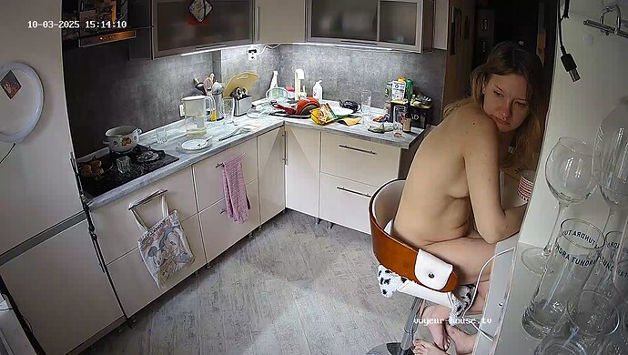 realm64-cam12-1759493705