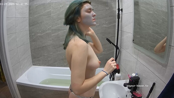 realm5-cam19-1763943287