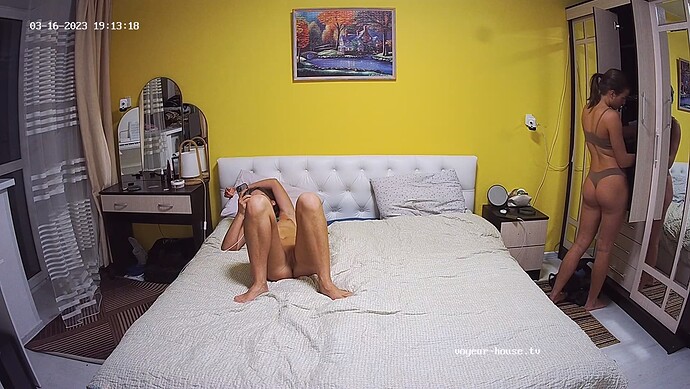 Auriel_230316_Sarah_naked_bed_realm74-cam16-1678998470