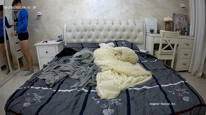 realm122-cam17-1761768307