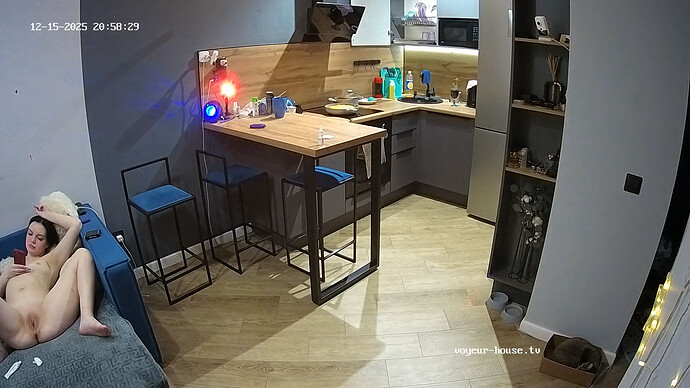 RosyAleks-20251215-01