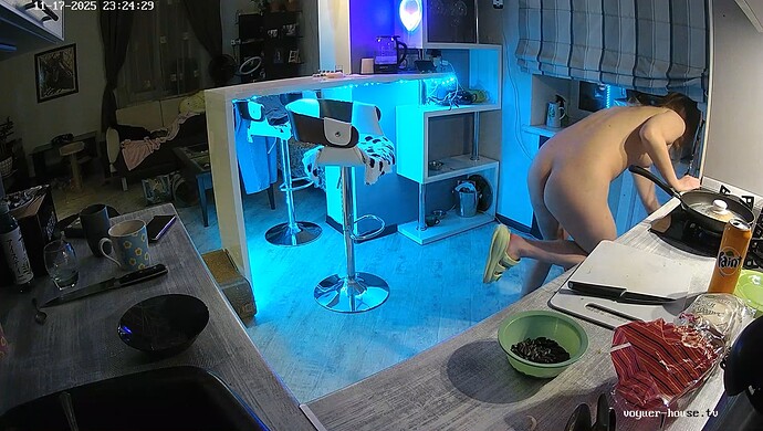 realm64-cam11-1763458978