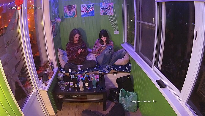 realm7-cam111-1762287244