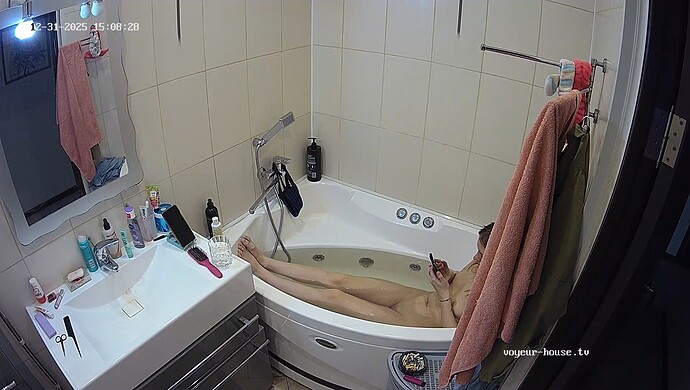 realm64-cam110-1767192163