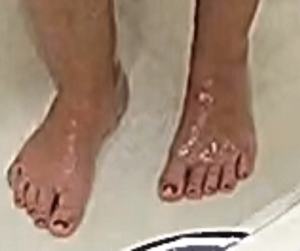 feet Ariela 9-14-22