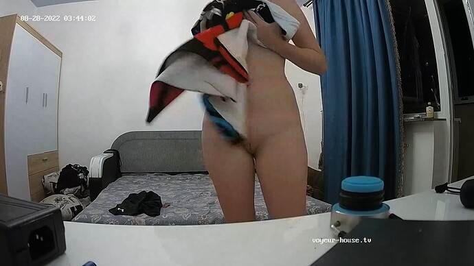 Loril_220828_fuck_Liviola_GBR_after_fuck_hairdrying_close_pussy_realm23-cam110-1661720383