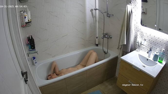 realm97-cam19-1761932063