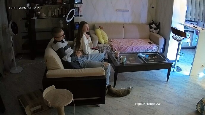 realm64-cam14-1760819333