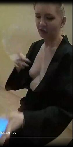 Shana_241207_flashing_titts_kitchen_@_Anny_02