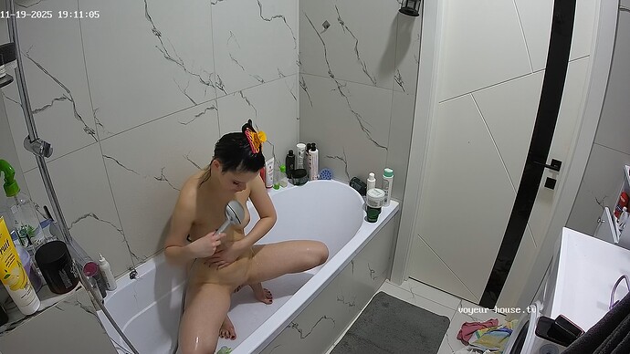 realm56-cam19-1763579336