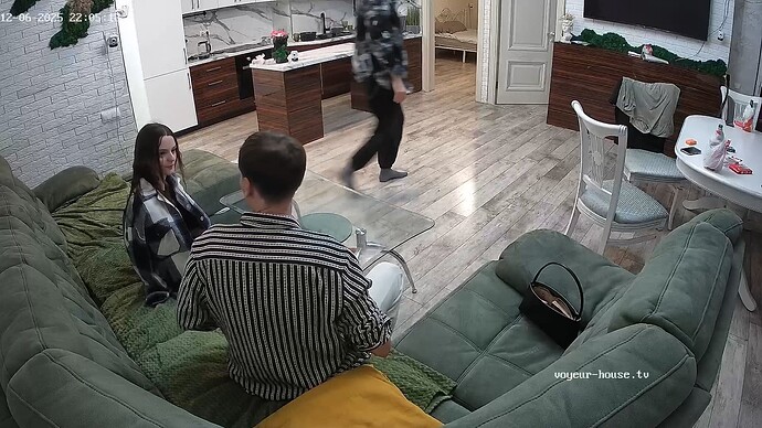 realm126-cam15-1765047955