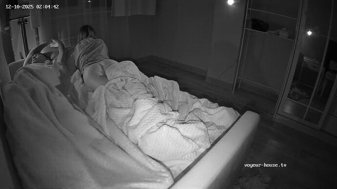 realm126-cam110-1765326791