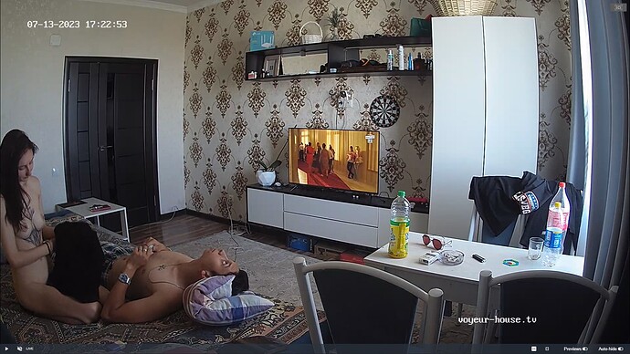 Ashampoo_Snap_jeudi 13 juillet 2023_12h24m45s_009_Barbara apartment with reallifecam cameras at Voyeur House TV - Google Chrome