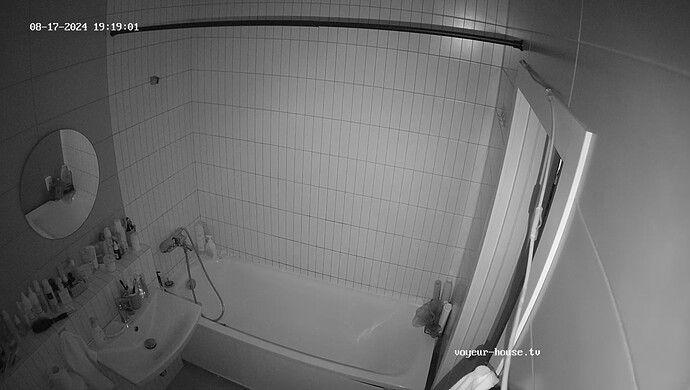 realm2-cam110-1723911554