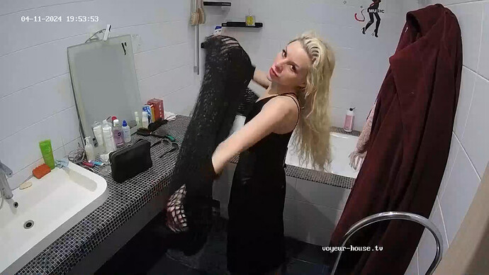 realm18-cam111-1712854910